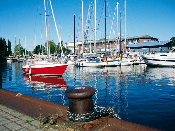 Über Karneval an die Nordsee – Stade, Altes Land und Hamburg Image