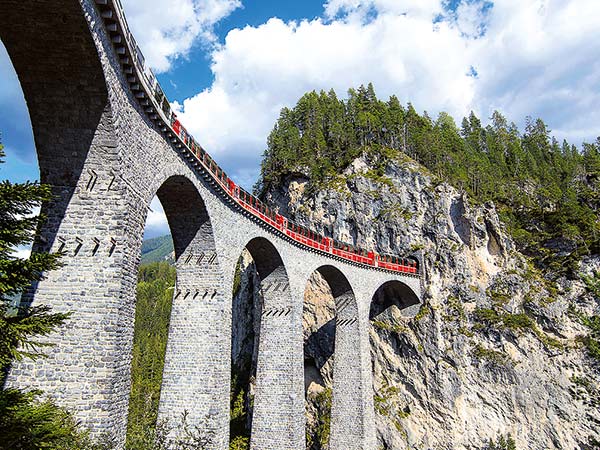 Traumzüge der Schweiz – Bernina & Glacier Express (Herbstreise) Image